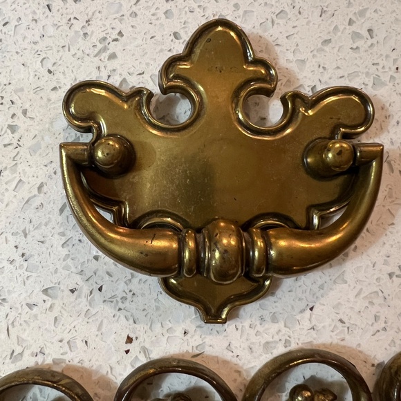 Brass Hardware Drawer Pulls Handles Lot Of 19 Back Plates 5" - Picture 3 of 10